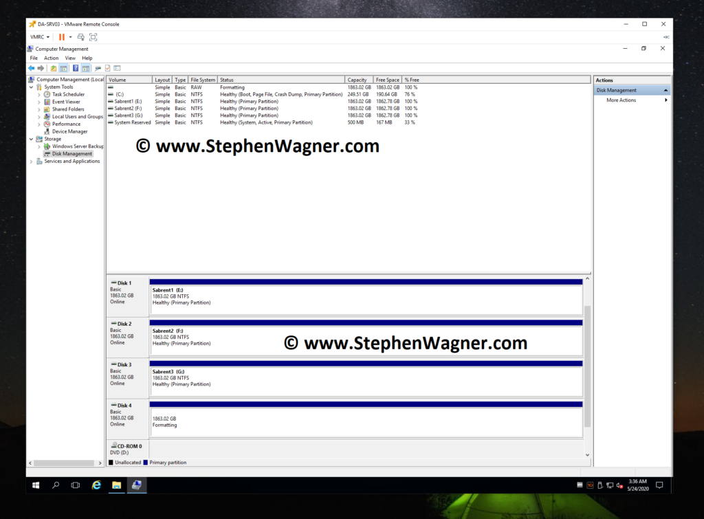 A screenshot of Windows Server 2016 Disk Manager with IOCREST IO-PEX40152 and Sabrent Rocket 4 NVME SSD